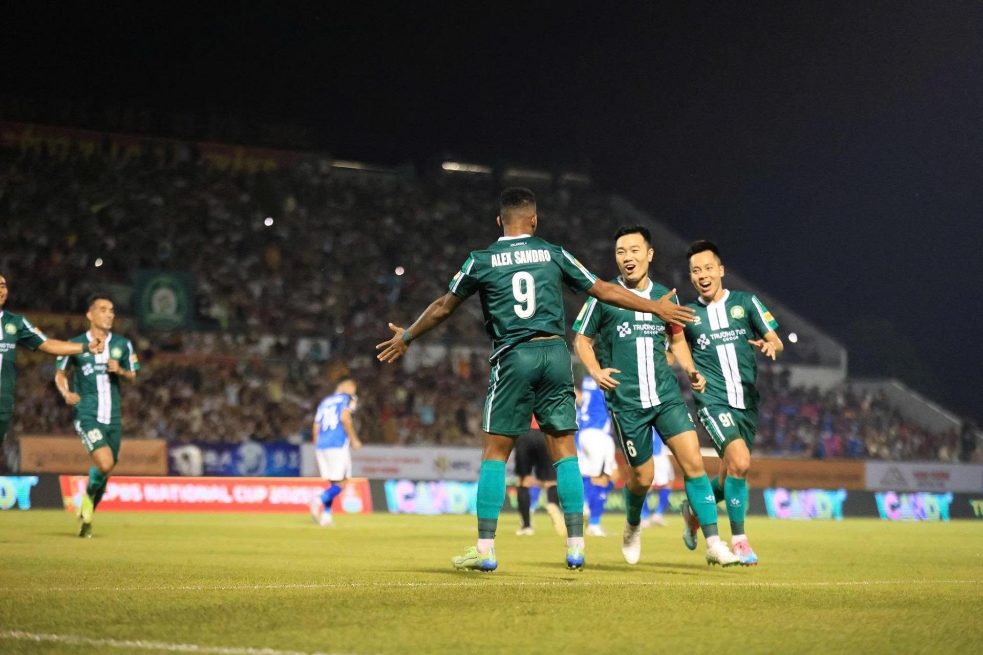 Hạng Nhất sẽ chỉ có 1,5 suất lên chơi ở V-League